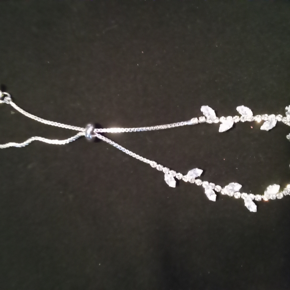 Elegant Silver Leaf Bracelet